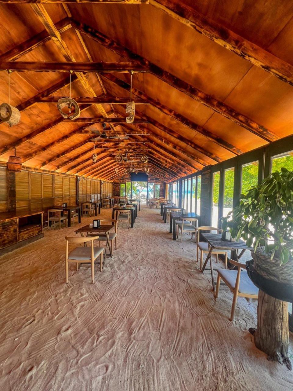 Tranquila Beach Hotel Rasdhoo Eksteriør billede